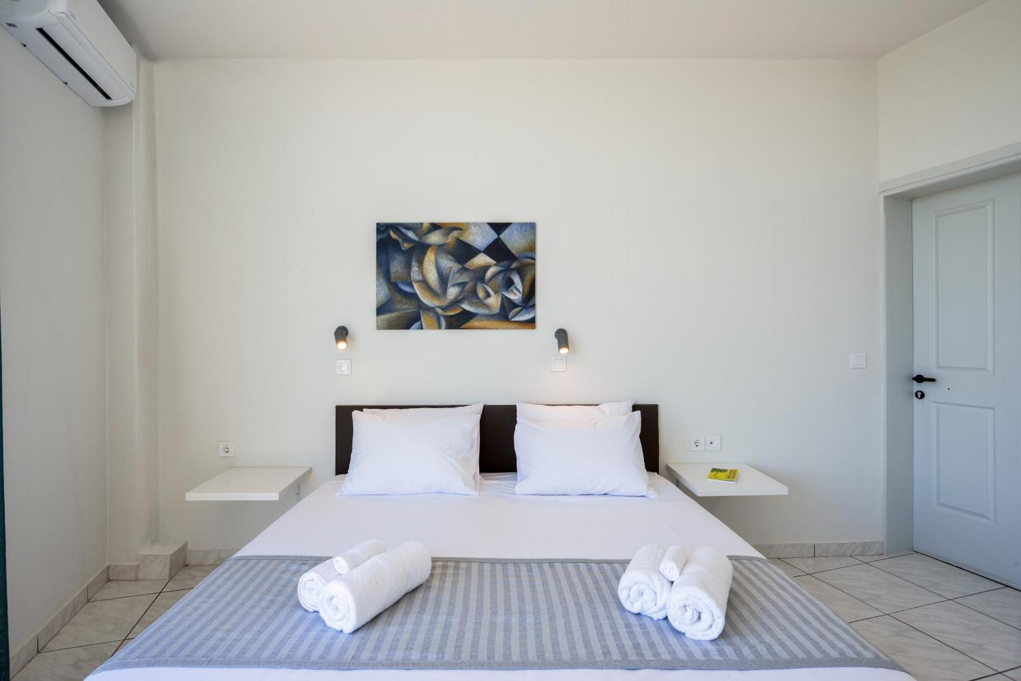 Loucerna Suites Chania ハニア エクステリア 写真
