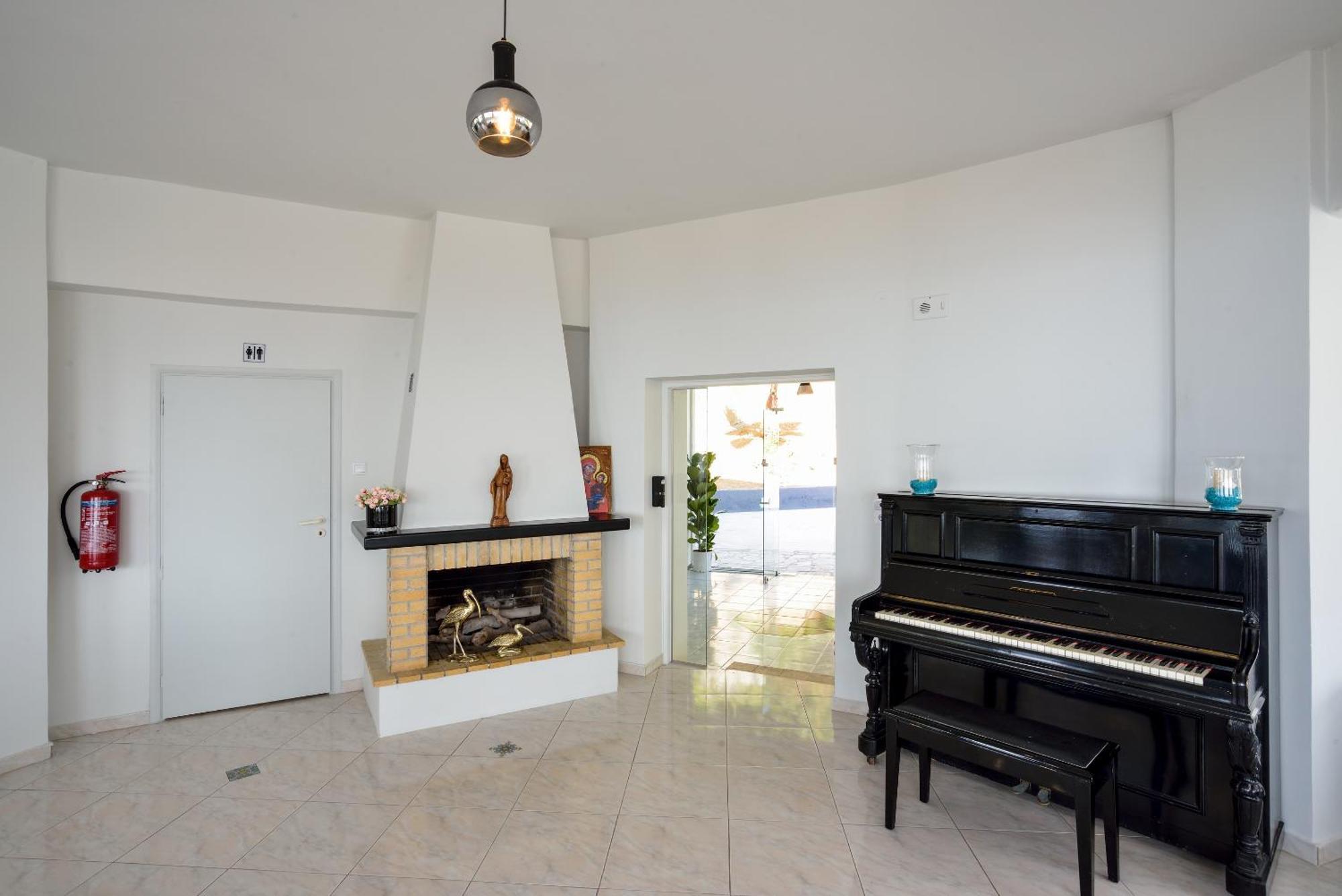 Loucerna Suites Chania ハニア エクステリア 写真